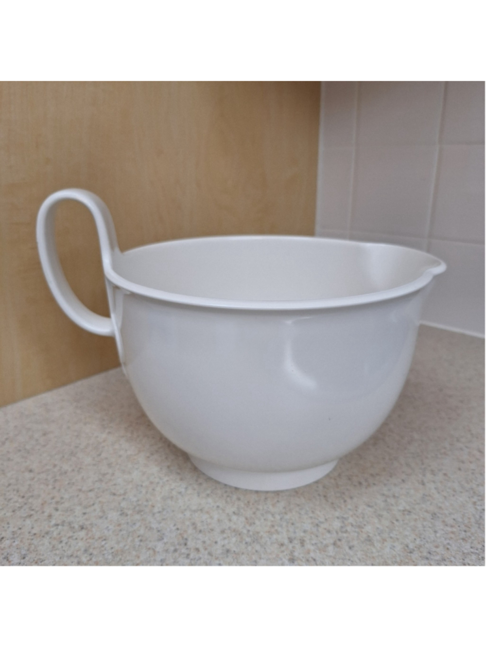 Dansk Gourmet Design White 3.5 qt 3.3 L Mixing Bowl with Spout & Handle VTG